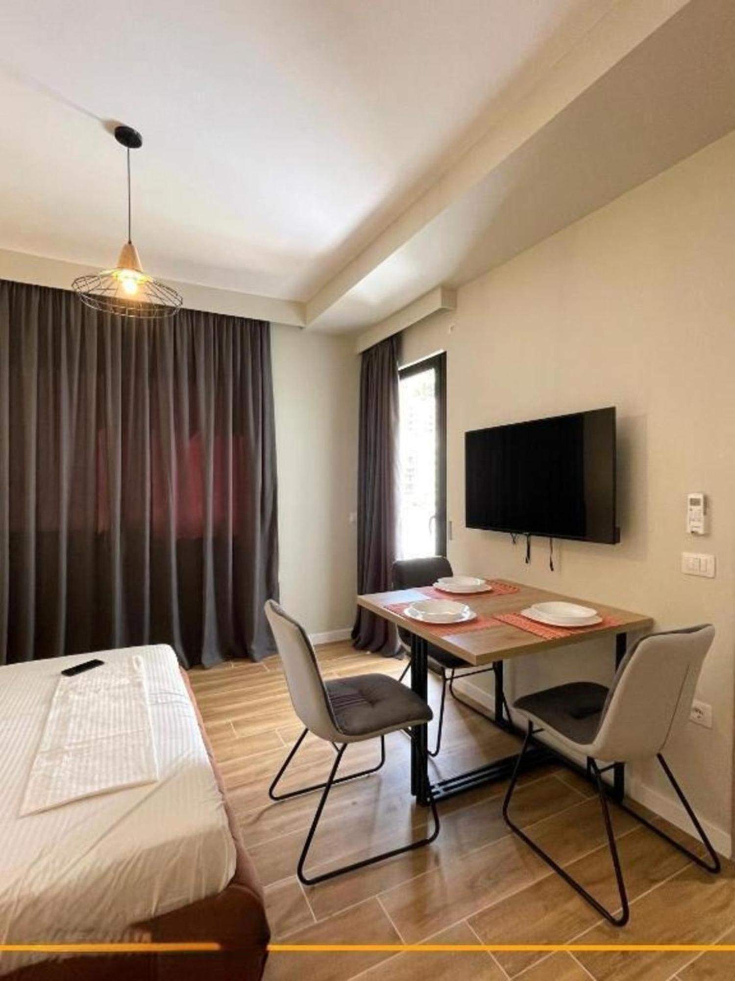 Flori Apartments Sarandë Exterior foto